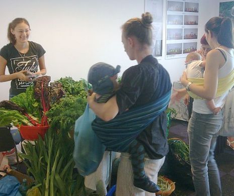 Cu câți bani rămâne un român în buzunar la final de lună