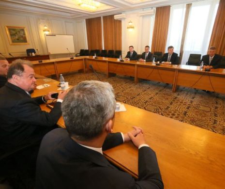 Demisii din funcţii de conducere la PNL Prahova, fiind acuzată "mascarada" din partid