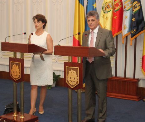 Directorul Agenţiei Europene de Apărare: „România este un jucător strategic foarte important”. Ministrul Apărării cere includerea industriei de apărare a României în programele europene