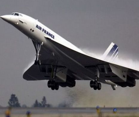 Greva controlorilor de trafic dă peste cap transportul aerian din Franța