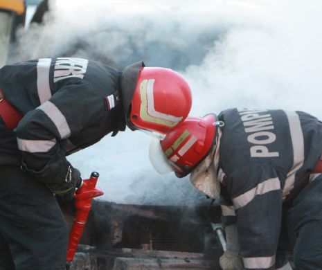 INCENDIU provocat de explozia unei butelii într-o locuinţă din Cluj: Două persoane sunt grav rănite