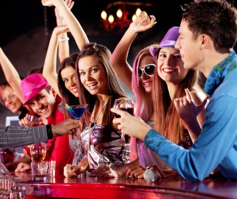 Pericole MORTALE. Ce este posibil să li se INTERZICĂ celor născuţi după anul 2000