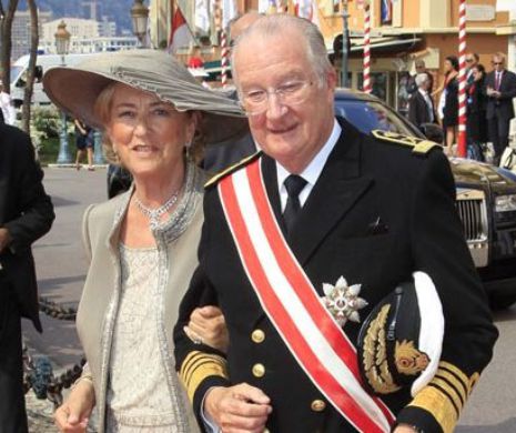 REGELE SPANIEI, JUAN CARLOS, A ABDICAT