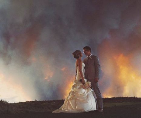 Un INCENDIU DEVASTATOR a izbucnit în timpul NUNŢII. Mirii au preferat să-şi facă POZE