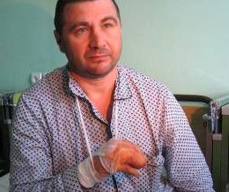 VIAȚA BATE FILMUL: Afaceristul căruia cămătarii i-au tăiat un deget pe care l-au dat câinilor,  a fost arestat pentru că a încercat să-i scoată basma curată pe agresori