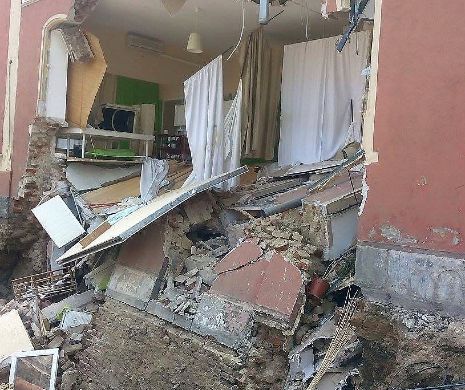 Zid PRĂBUȘIT la Timișoara. Dărâmăturile au o lungime de zeci de metri