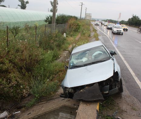 ACCIDENT DRAMATIC. Doi soți au scăpat, ca prin minune, cu viață, dar copilul lor de nouă luni E ÎN COMĂ