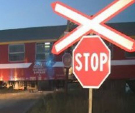 ACCIDENT GRAV pe linia ferată. Un copil este în stare CRITICĂ după ce a fost lovit de tren