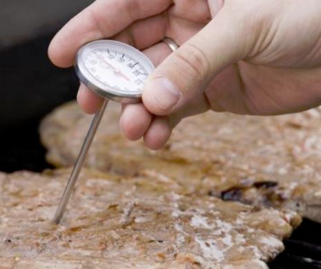 Alimentele devin bombă din cauza căldurii! Sfaturi pentru siguranţa alimentelor pe timp de vară