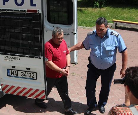 Bărbatul acuzat de dispariția misterioasă a trei surori a intrat în greva foamei