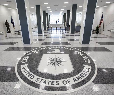 CIA vă răspunde... pe Twitter. Bonus: glumiţe, postări haioase şi invitaţii la sediu pentru un selfie | FOTO