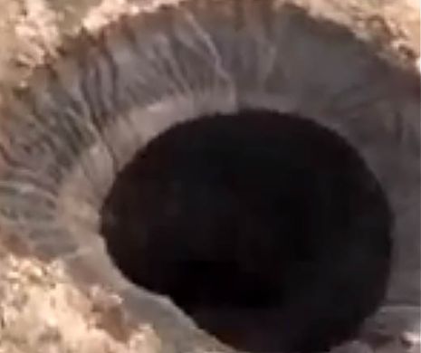 Două cratere gigantice au apărut în regiunea siberiană Yamal