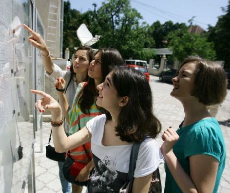 Elevii de nota 2 care intră la liceu, autorii dezastrului de la Bac