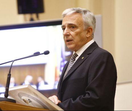 ISĂRESCU despre lipsa autostrăzilor: „Cu ce să treacă investitorii străini Carpații? Cu căruța?”