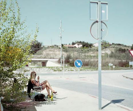 La marginea drumului, în aşteptarea clienţilor. PROSTITUATE surprinse de un fotograf spaniol | GALERIE FOTO