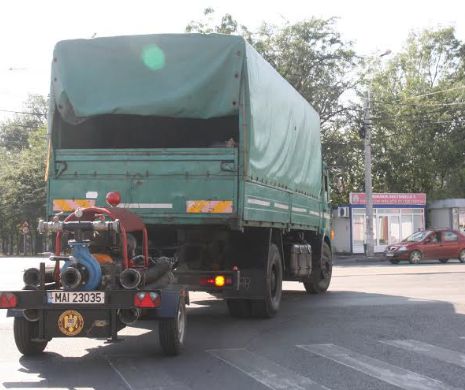 MISIUNI DE SALVARE. Pompieri din șase județe și din București au fost detașați în ZONELE LOVITE DE URGIA APELORI