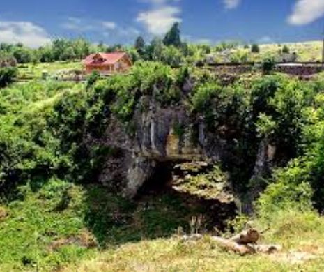O luptă a binelui cu răul? Podul lui Dumnezeu se află ÎN ROMÂNIA | VIDEO