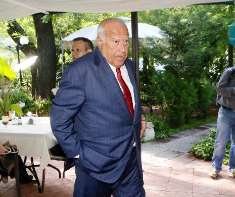 Pentru cele 2.600 de hectare “de aur” luate de Voiculescu în ARENDĂ, fermierii au fost EXCLUŞI chiar de angajaţii ADS!