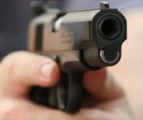 Percheziții la INTERLOPI. Polițiștii caută arme LETALE deținute ilegal