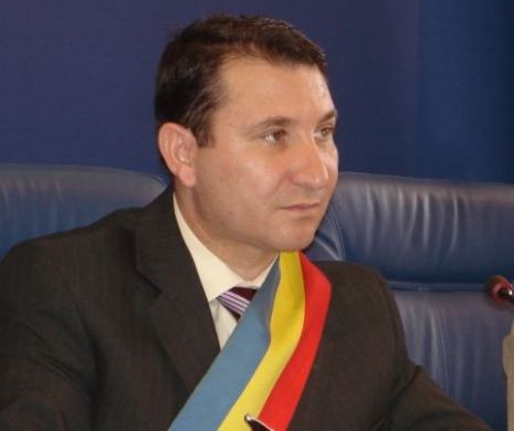 Primarului Bacăului ar putea fi trimis în arest după ce a încălcat controlului judiciar. Stavarache s-a întâlnit cu martorii