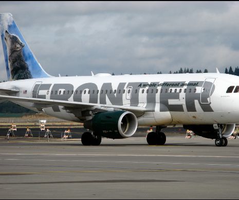 S-a întâmplat în America: Pilotul unui avion blocat la sol şi-a cinstit pasagerii cu pizza