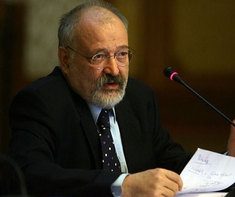 Scandal pe salarii la TVR. Stelian Tănase, acuzat că îi tratează cu DISPREŢ pe angajaţi