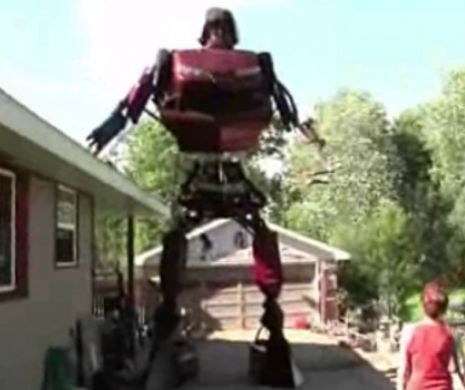 Și-a construit un robot TRANSFORMER dintr-o mașină veche. VEZI cum arată | VIDEO