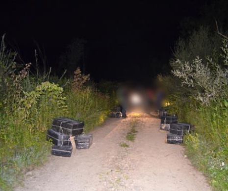 Ţigări de 200.000 de lei, abandonate la graniţa cu Ucraina