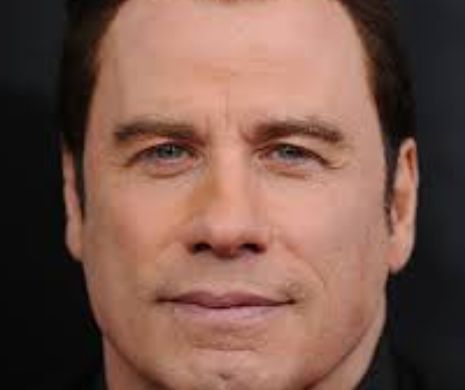 Travolta, la un pas de a fi descusut de secrete personale
