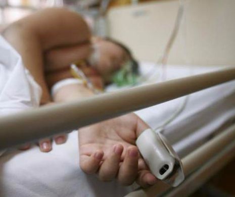 Au jucat la NUNTĂ, dar mâncarea le-a picat greu. Cel puţin zece persoanecu toxiinfecţie alimentară, INTERNATE la Spitalul din Cugir