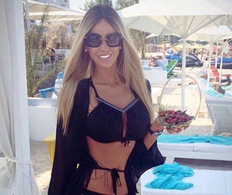 Bianca Dragusanu, cu zonele intime la vedere! Si-a desfacut picioarele si…