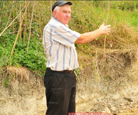 Cum s-a dat de gol un primar de 73 de ani surprins între picioarele unei contribuabile din comuna sa