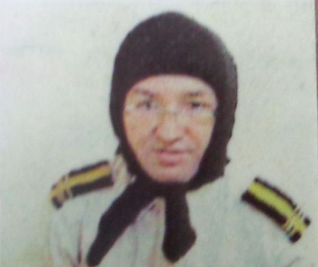 EXCLUSIV PRINT. Colonelul cu basma, cel mai căutat escroc din România
