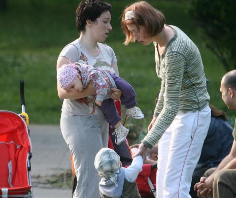 Executivul dezbate pomana pentru mame