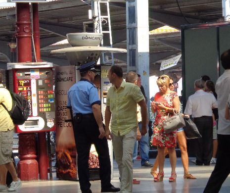 HOȚII NU AU LIBER! Ce trebuie să faci ca să nu fii FURAT ÎN VACANȚĂ. Peste 12.000 de polițiști patrulează în weekend și de „Sfânta Maria”