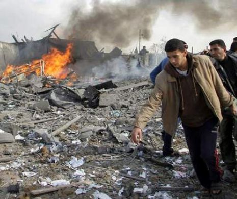 Israelul a început să-şi retragă trupele terestre din Fâşia Gaza. Raidurile aeriene continuă