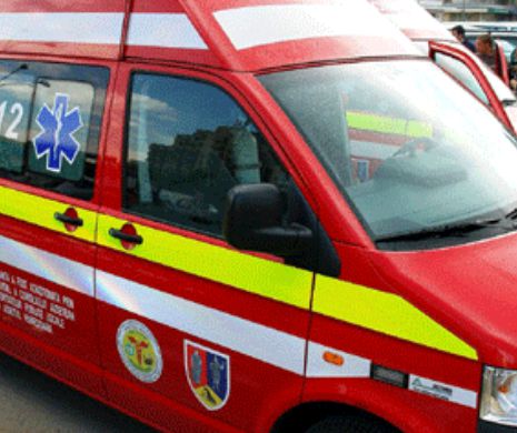 NEWS ALERT. Accident grav: Două persoane au murit după ce un autoturism s-a ciocnit cu un autocar