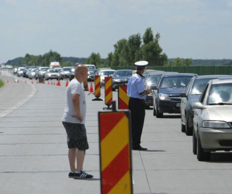 Opt ore de coșmar pe drumurile spre mare și spre munte