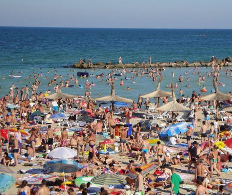 Românii iau cu asalt litoralul. Se anunță cel mai aglomerat weekend.  Peste 200.000 de turişti vor fi la mare