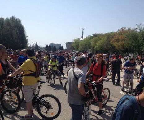 Românii pedalează mai mult la sat decât la oraş