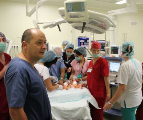 Urmașii profesorului Pesamosca, salvatorii siamezelor Elena și Maria: „Succesul se datorează echipei medicale, dar fetițele ne-au ușurat treaba”