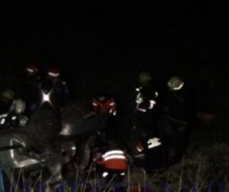 Accident cu trei morți. Mașina a zburat de la 17 metri înălțime
