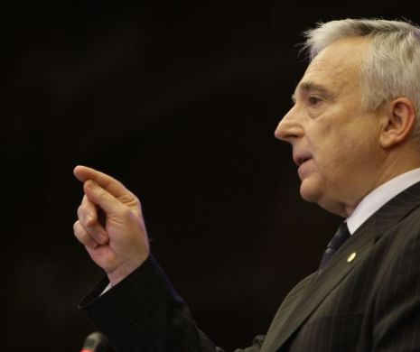 CAMPANIE EVZ. DOSAR DE PRIM-MINISTRU: Mugur Isărescu, premierul pentru situații de urgență