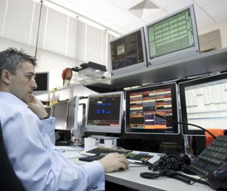 Cine se află în spatele prăbuşirii lirei sterline?