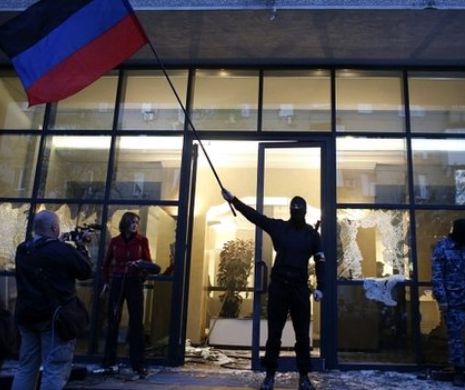 CONFLICTUL DIN UCRAINA. Exerciţii militare în vestul ţării, în timp ce armistiţiul este încălcat în est. Poroşenko ajunge miercuri în SUA