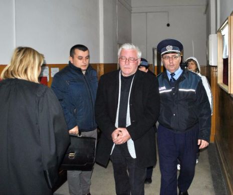 EXCLUSIV EVZ. Miei și lapte pentru șefii din Agricultură. Șpăgi ridicole pentru fraude uriașe din bani europeni