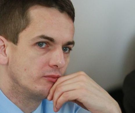 EXCLUSIV PRINT. Zeci de demnitari și funcționari ocupă ilegal posturi și toacă bani publici