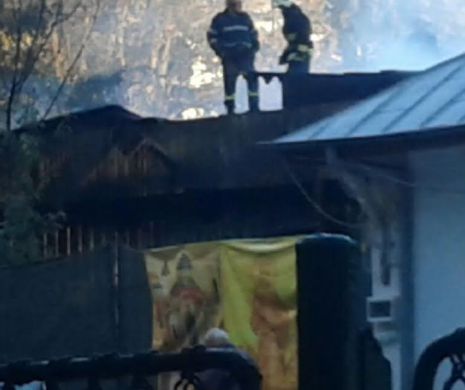 INCENDIU PUTERNIC. Un restaurant și O BISERICĂ au fost CUPRINSE DE FLĂCĂRI