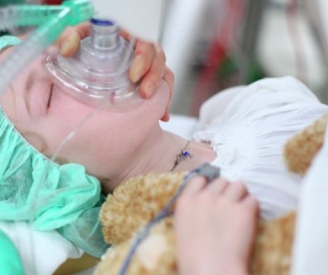 INCREDIBIL.  Copil de 4 ani BĂTUT până la COMĂ pentru că a cerut o cană cu LAPTE înainte de culcare