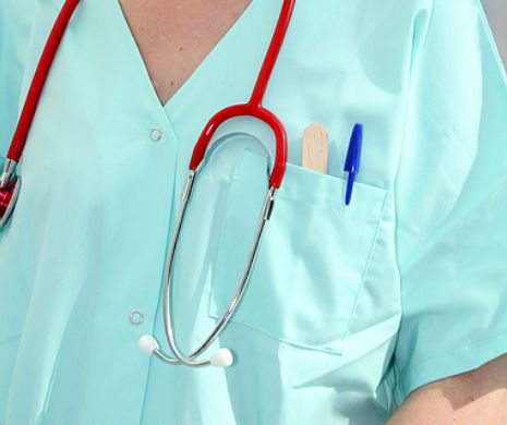 Medici din Argeş, trimişi în judecată pentru mită în cazul pensionărilor anticipate. 1.000 de șpăguitori au scăpat de acuzații!